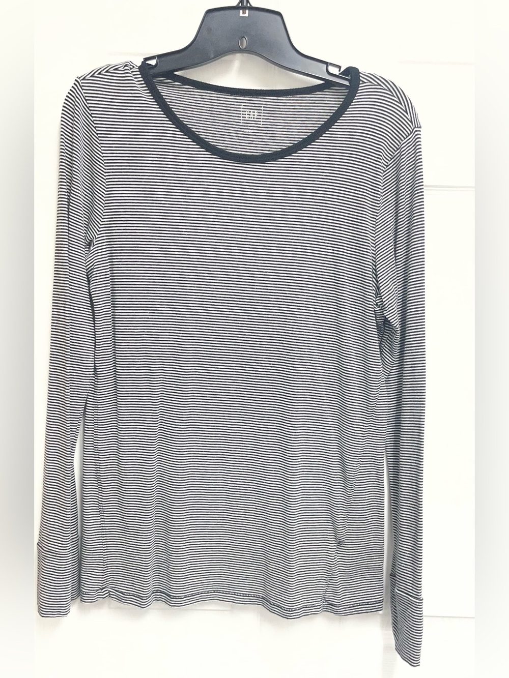 GAP Women's Black and White Striped Long Sleeve Tee sz L